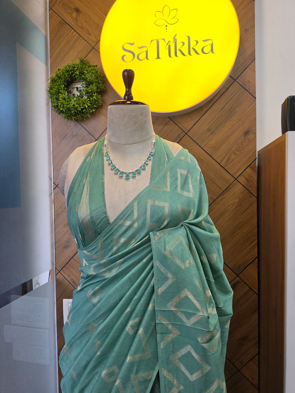 BOARDERLESS BLENDED SILK SAREE