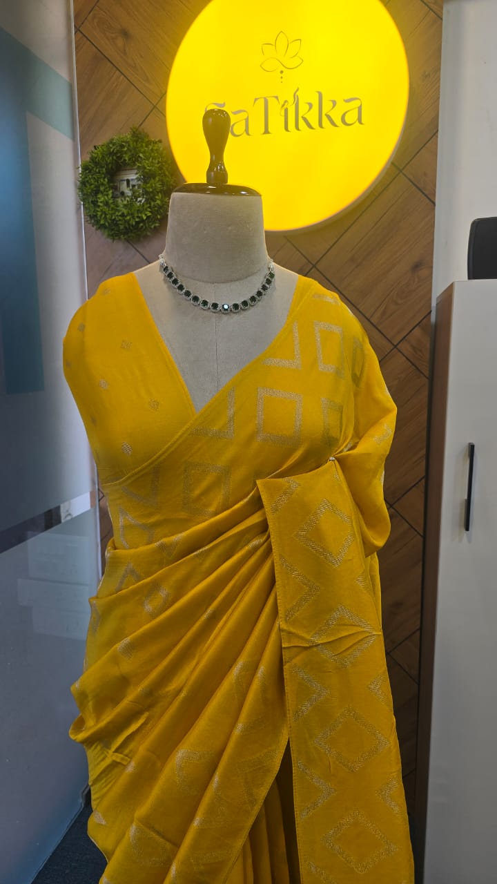 BOARDERLESS BLENDED SILK SAREE